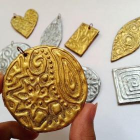 Super Easy Embossed Pendants!